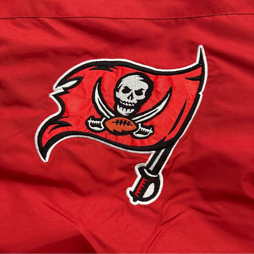 Tampa Bay Buccaneers NFL Red Black Insulated Jacket XL Hooded Zip Pockets - Picture 13 of 15